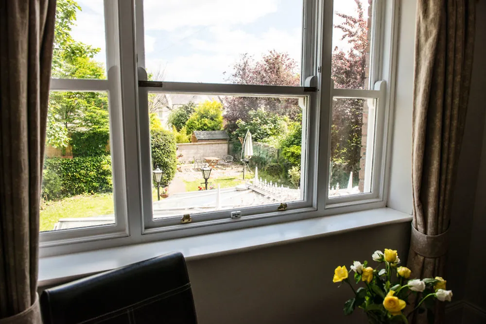 Waterloo Town House & Suites Dublin Hotel